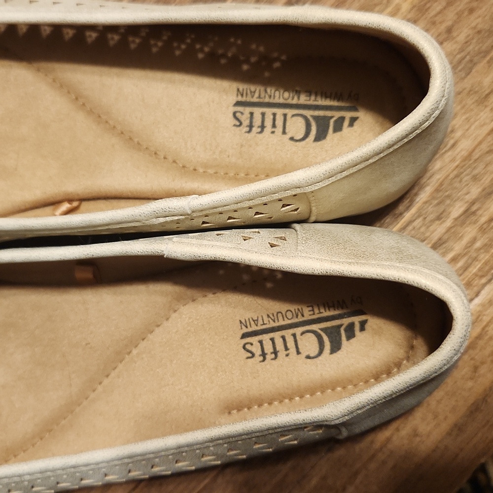Cliffs By White Mountain Cut-Out Flats, Size 10M - Picture 7 of 9